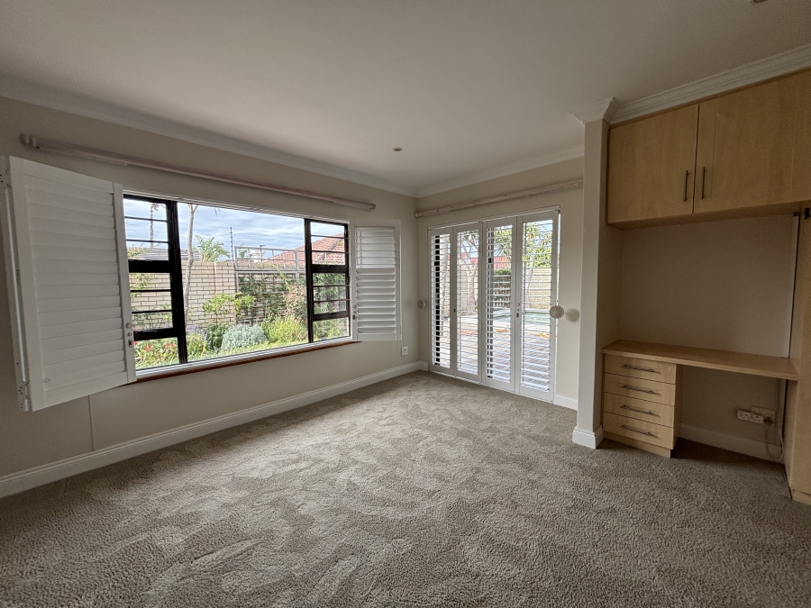 To Let 3 Bedroom Property for Rent in Summerstrand Eastern Cape